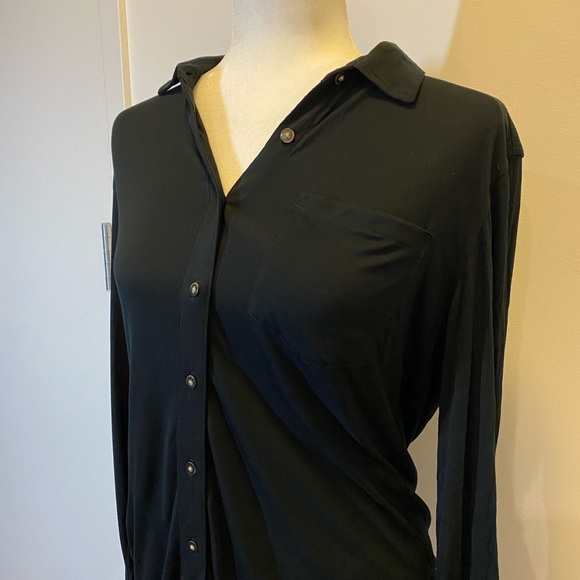 Buttoned Blouse - Picture 4 of 4